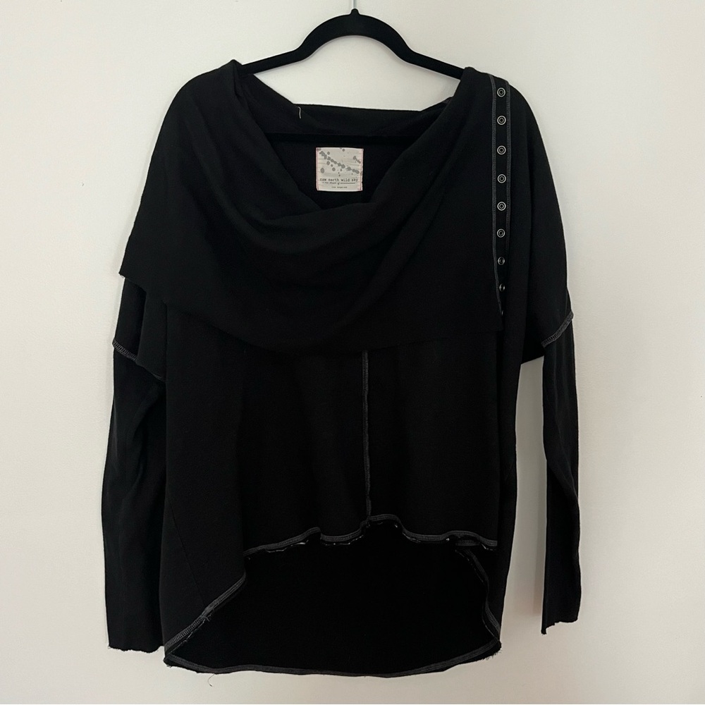 Raw Earth Wild Sky Boho Essential Junction Sweatshirt in Black